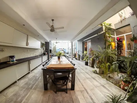 Casa 5 ambientes con 3 baños