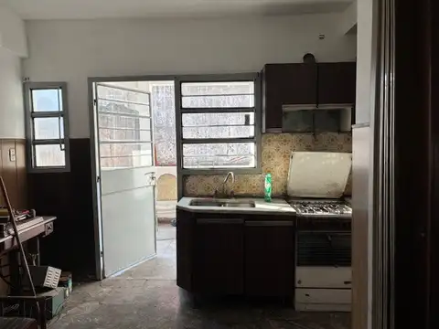 Av Juan Manuel de Rosas 1000, Piso 1