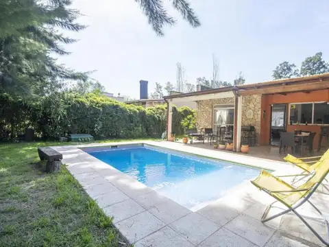 Casa en Venta con 1 cochera