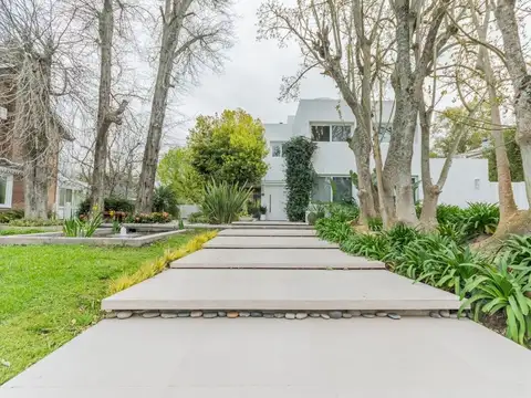 Casa en Venta en Abril Club De Campo, USD 1.070.000