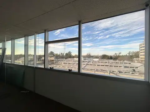 Oficina en alquiler sobre en San Isidro