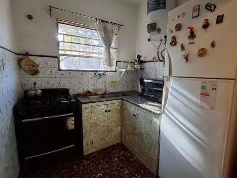 Se vende casa dos dormitorios Centro de la Falda