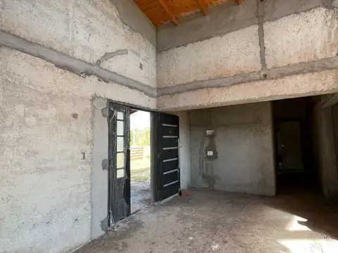 VENTA CASA 4 DORM 4 BAÑOS A TERMINAR EN V GIARDINO
