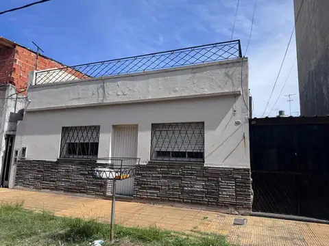 CASA 3 AMBIENTES VENTA SAN JUSTO COCHERA