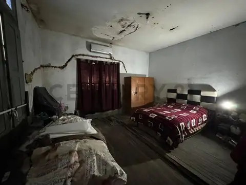 VENTA CASA A RECICLAR 4 AMBIENTES EN LANÚS