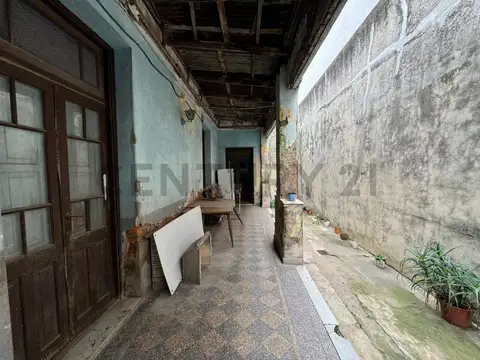 VENTA CASA A RECICLAR 4 AMBIENTES EN LANÚS