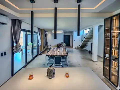 Casa 4 ambientes con 3 baños