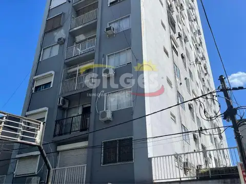 Alquiler de Oficina 2 Ambientes  en Ramos Mejia  Céntrica  Ideal Uso Profesional o Vivienda.