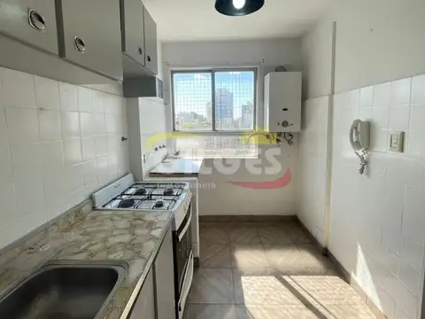 Alquiler de Oficina 2 Ambientes  en Ramos Mejia  Céntrica  Ideal Uso Profesional o Vivienda.