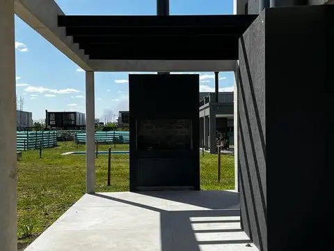 moderna casa a estrenar en Araucarias, Puertos del Lago