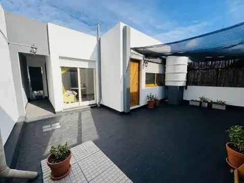 VENTA DEPTO DOS AMBIENTES CON PATIO, VILLA LUGANO