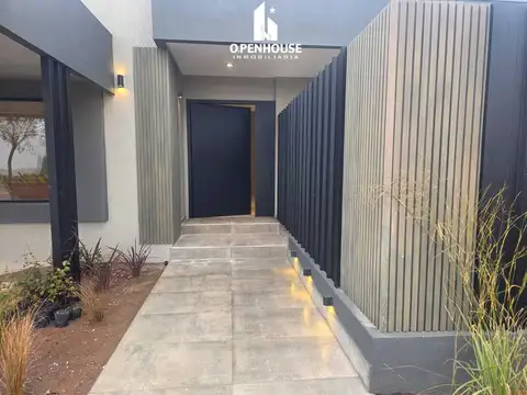 OPENHOUSE GROUP vende hermosa casa a estrenar en exclusivo Bº Alba de Tanqay