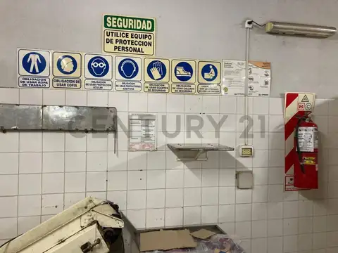 ALQUILER LOCAL TOTALMENTE EQUIPADO CON MAQUINARIAS PARA DISTRIBUCION DE ALIMENTOS