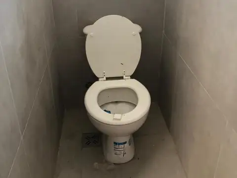 Avenida Jose E Uriburu ( Ex Ruta 8) 300