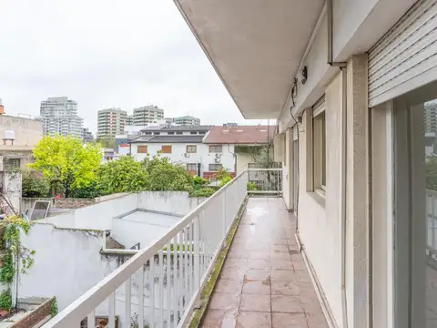 Departamento de 3 ambientes con balcón corrido en alquiler en Villa Urquiza