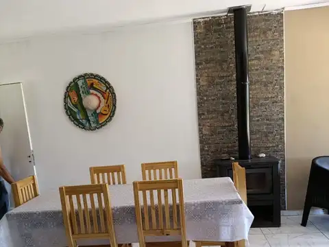 Casa 7 ambientes con 1 baño