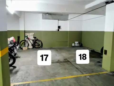 Venta de 5 cocheras en Block, cubiertas y fijas. Almagro