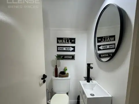 Casa en Alquiler con 2 cocheras