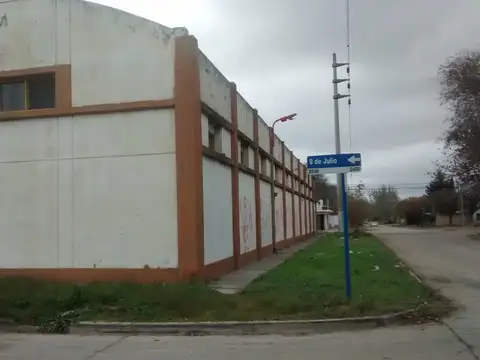 EXELENTE GALPON EN VILLA MERCEDES