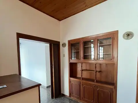 CASA EN ALQUILER, UBICADA EN ZONA CENTRICA