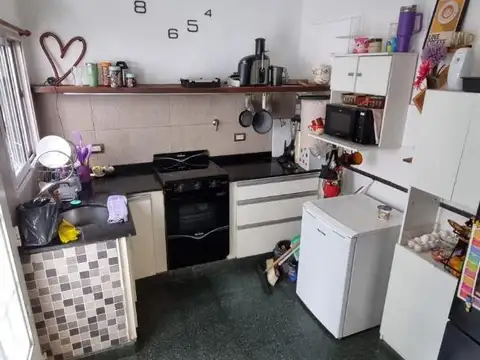 Casa 4 ambientes con cochera