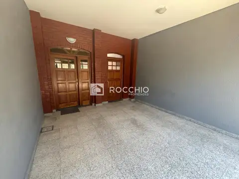 Casa 5 ambientes con 4 baños