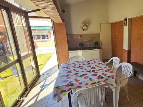 Casa en Venta con 4 cocheras