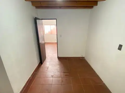 Casa 2 ambientes con 1 baño