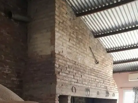 VENTA CASA CON JARDIN EN GENERAL LAGOS