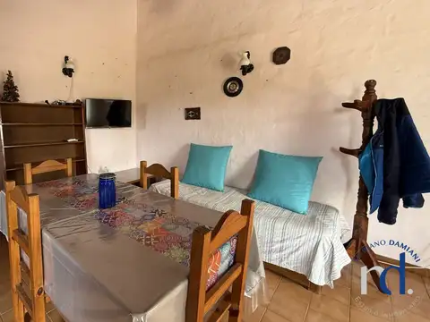 Nuestas Malvinas 300, Piso 1