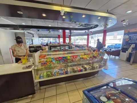 Av Juan manuel de Rosas 4100