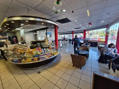 Av Juan manuel de Rosas 4100