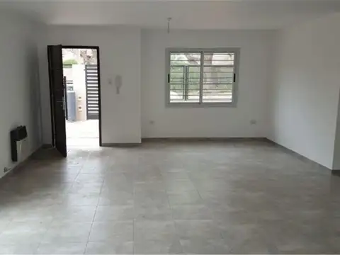 Excelente casa en Villa Belgrano -  3 dorm - 3 baños - Gauss