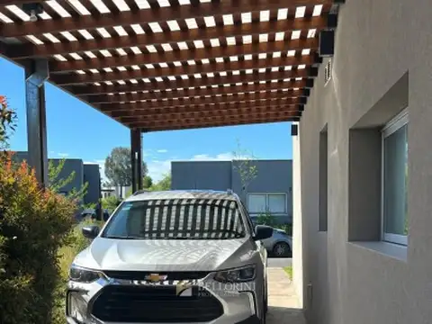 Alquiler Temporal - Hermosa casa en San Ramiro - Pilar del Este