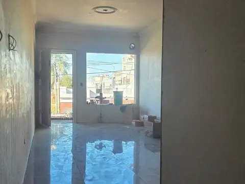Venta Departamento 2 ambientes con patio en pozo