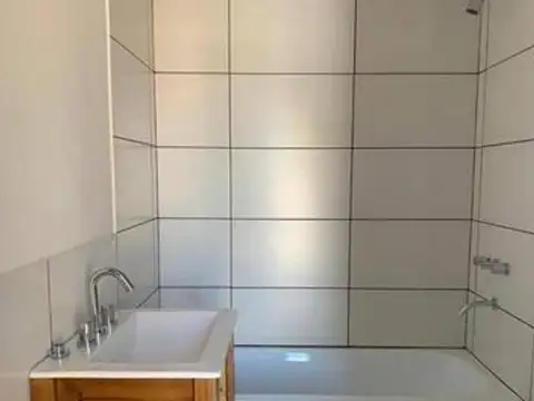 Depto Tipo Casa en Venta en Castelar Norte, USD 68.000