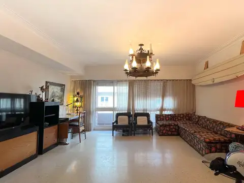 VENTA DEPARTAMENTO 4 AMBIENTES AL FRENTE CON COCHERA