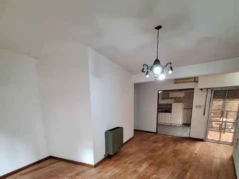 Casa 6 ambientes con 2 baños