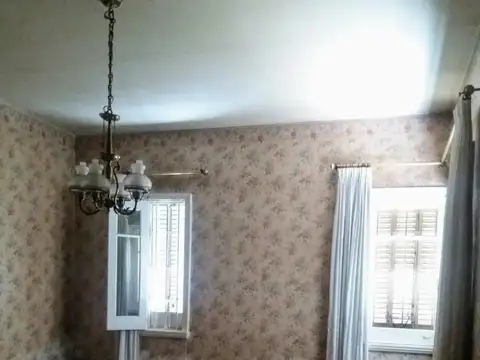 CASA DE ESTILO 3 DORMITORIOS EXCELENTE UBICACION