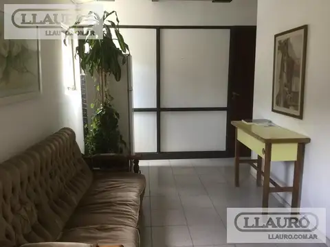 Oficina 5 ambientes con 1 baño