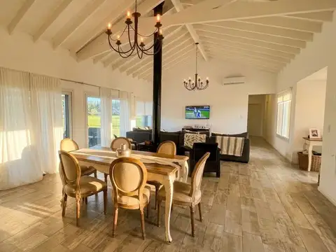 Casa en Alquiler de 3 dormitorios