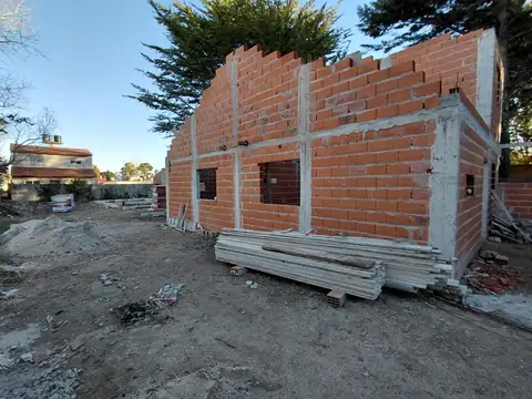 Casa 3 ambientes con 2 baños