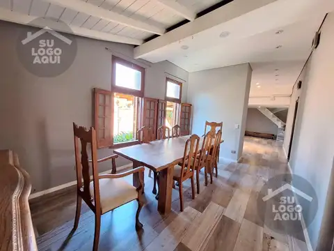 Casa en Venta con 2 cocheras