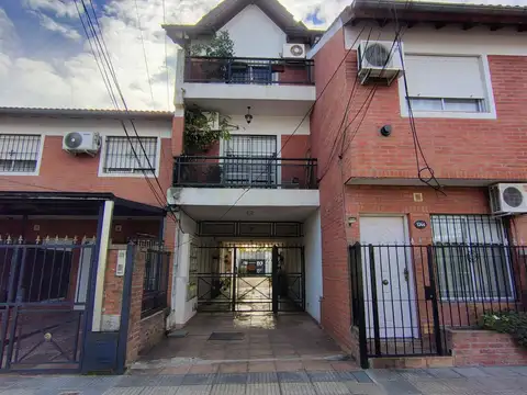 DUPLEX CON COCHERA 1º PISO