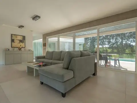 Casa de  hermoso diseño en una planta