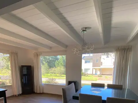 COUNTRY EL BOSQUE CAMPANA 1/2HABITACIONES, PARRILLA, QUINCHO, JACUZZI USD 105.000  NEGOCIABLE 