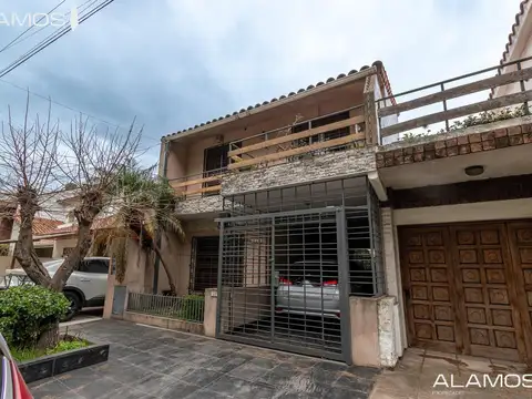 VENTA CASA 5 AMBIENTES EN VILLA SARMIENTO FRENTE COLEGIO WARD
