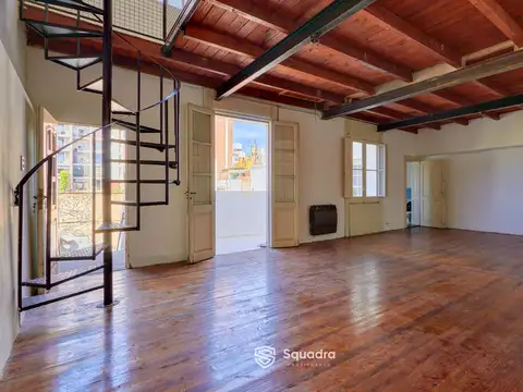 VENTA | PERMUTA - Casa de pasillo 2 dormitorios. Local al frente - Echesortu, Rosario. APTO CRÉDITO.