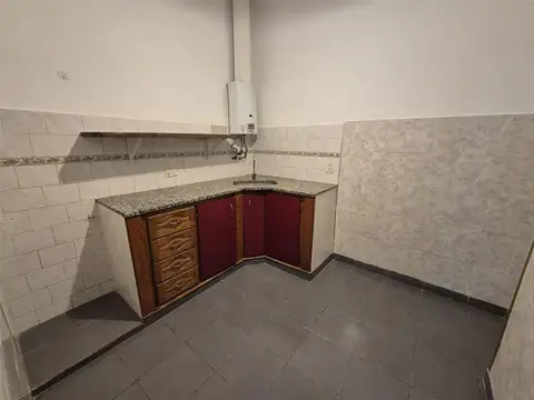 Oficina en Alquiler en Banfield, $ 700.000