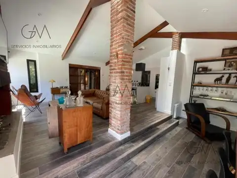 Casa 5 ambientes con 4 baños